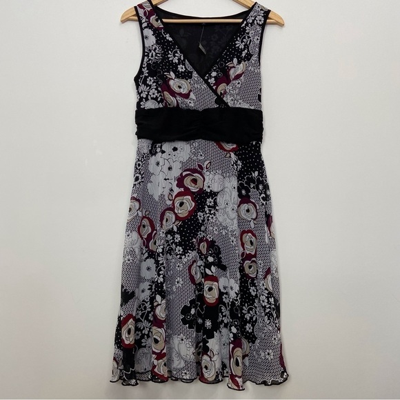 Reitmans new midi dress sleeveless black white red contemporary v neck jersey - Picture 16 of 16